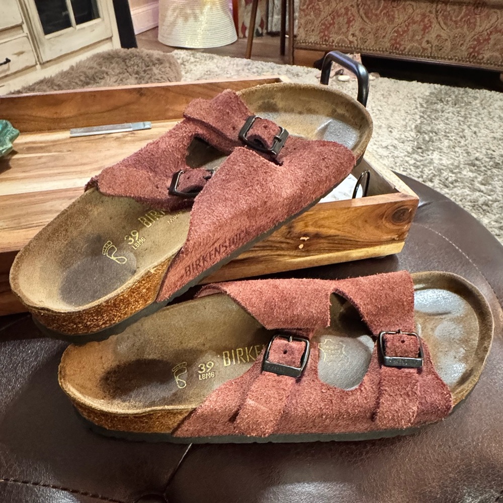 Birkenstock Arizona Burgundy
Suede Sandals size 39